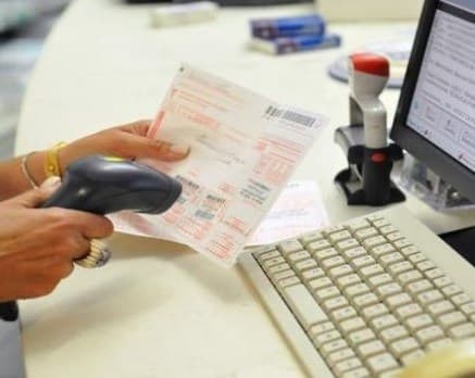 Farmacista assolta per vendita medicinali con ricetta in parafarmacia.
